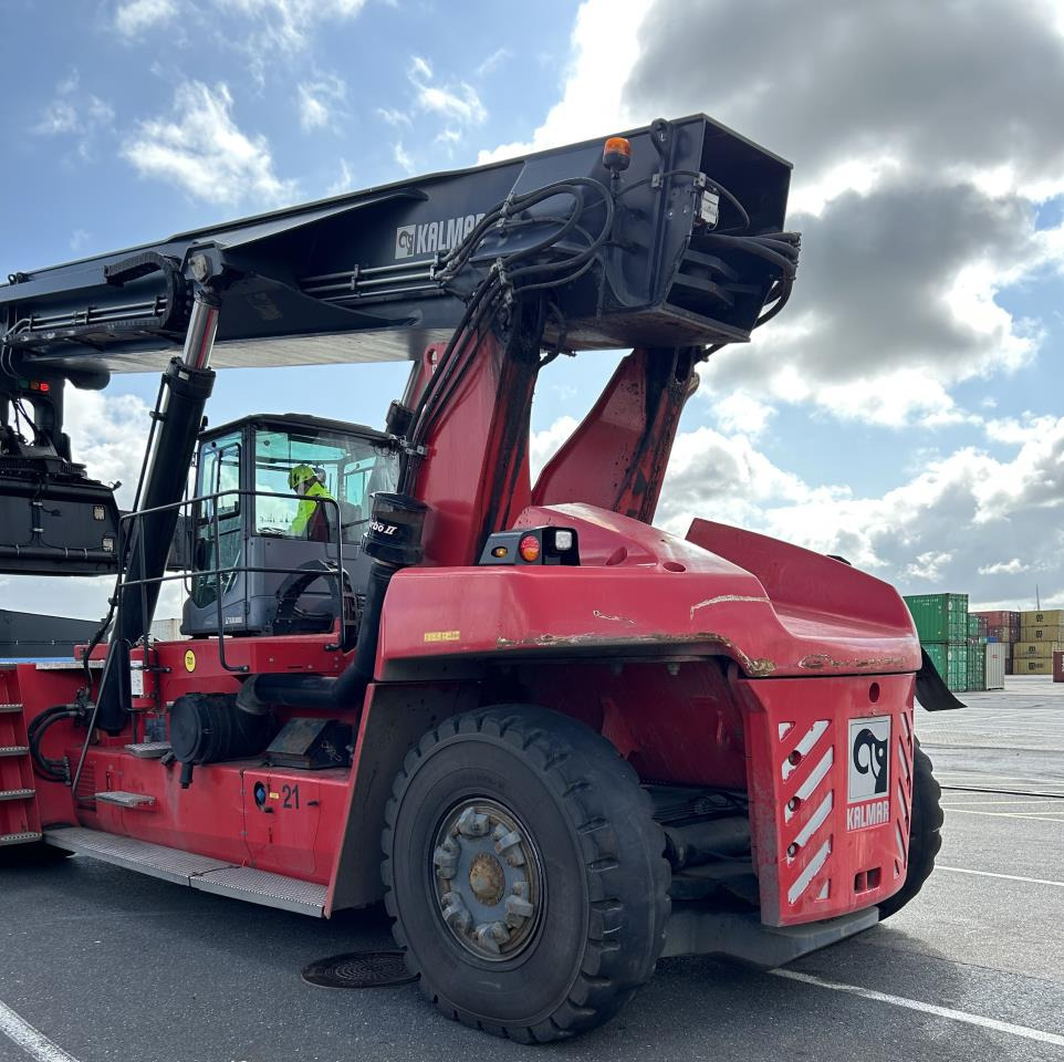 Kalmar DRG450-65S5 - Konttikurottajat: kuva Kalmar DRG450-65S5 - Konttikurottajat Kalmar DRG450-65S5 - Konttikurottajat: kuva Kalmar DRG450-65S5 - Konttikurottajat