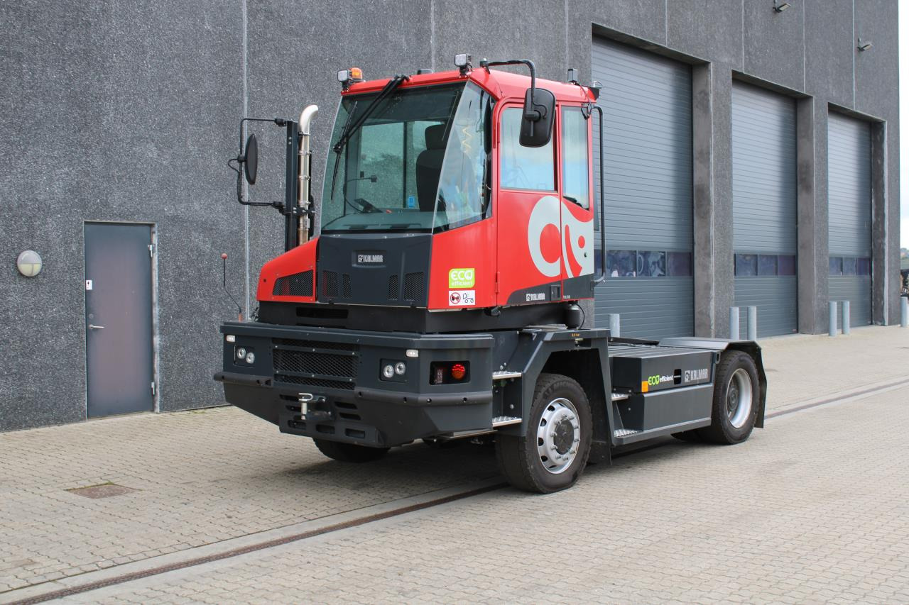 Kalmar TRL618I 4X4 - Terminaalitraktori: kuva Kalmar TRL618I 4X4 - Terminaalitraktori Kalmar TRL618I 4X4 - Terminaalitraktori: kuva Kalmar TRL618I 4X4 - Terminaalitraktori