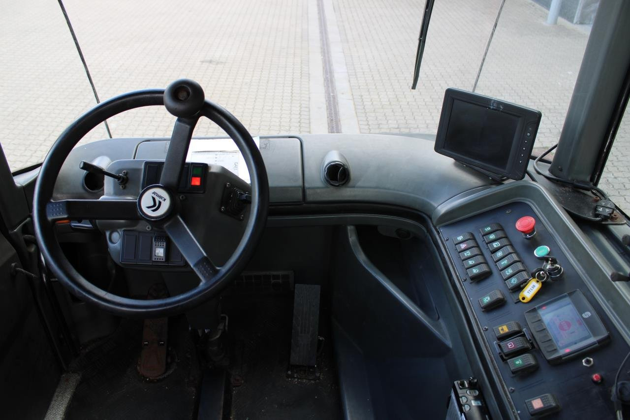 Kalmar TT618I - Terminaalitraktori: kuva Kalmar TT618I - Terminaalitraktori Kalmar TT618I - Terminaalitraktori: kuva Kalmar TT618I - Terminaalitraktori