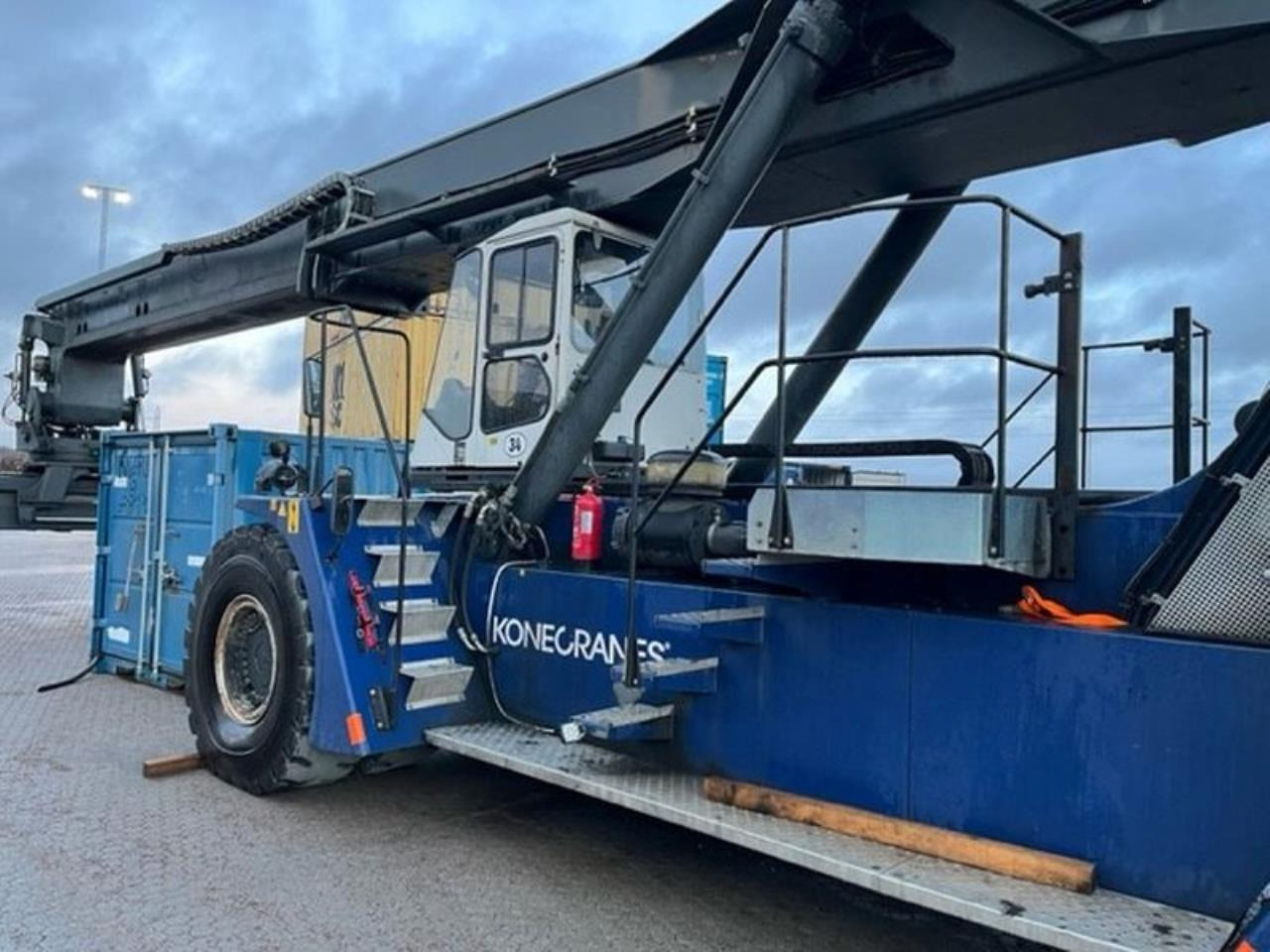 SMV 4531 TB5 - Konttikurottajat: kuva SMV 4531 TB5 - Konttikurottajat SMV 4531 TB5 - Konttikurottajat: kuva SMV 4531 TB5 - Konttikurottajat