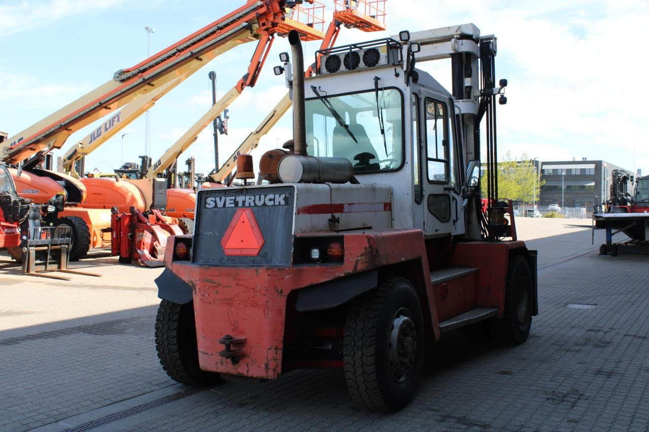 SveTruck 1260-30 - Dieseltrukki: kuva SveTruck 1260-30 - Dieseltrukki SveTruck 1260-30 - Dieseltrukki: kuva SveTruck 1260-30 - Dieseltrukki