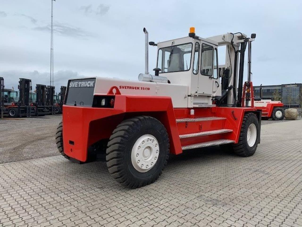 SveTruck 25120-42 - Dieseltrukki: kuva SveTruck 25120-42 - Dieseltrukki SveTruck 25120-42 - Dieseltrukki: kuva SveTruck 25120-42 - Dieseltrukki