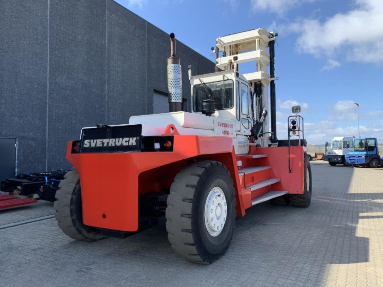 SveTruck 42120-54 - Dieseltrukki: kuva SveTruck 42120-54 - Dieseltrukki SveTruck 42120-54 - Dieseltrukki: kuva SveTruck 42120-54 - Dieseltrukki