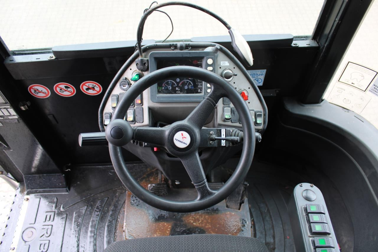 Terberg TT223 - Terminaalitraktori: kuva Terberg TT223 - Terminaalitraktori Terberg TT223 - Terminaalitraktori: kuva Terberg TT223 - Terminaalitraktori