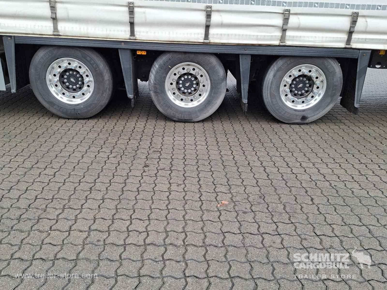 SCHMITZ Auflieger Curtainsider Standard - Pressukapellipuoliperävaunu: kuva SCHMITZ Auflieger Curtainsider Standard - Pressukapellipuoliperävaunu SCHMITZ Auflieger Curtainsider Standard - Pressukapellipuoliperävaunu: kuva SCHMITZ Auflieger Curtainsider Standard - Pressukapellipuoliperävaunu