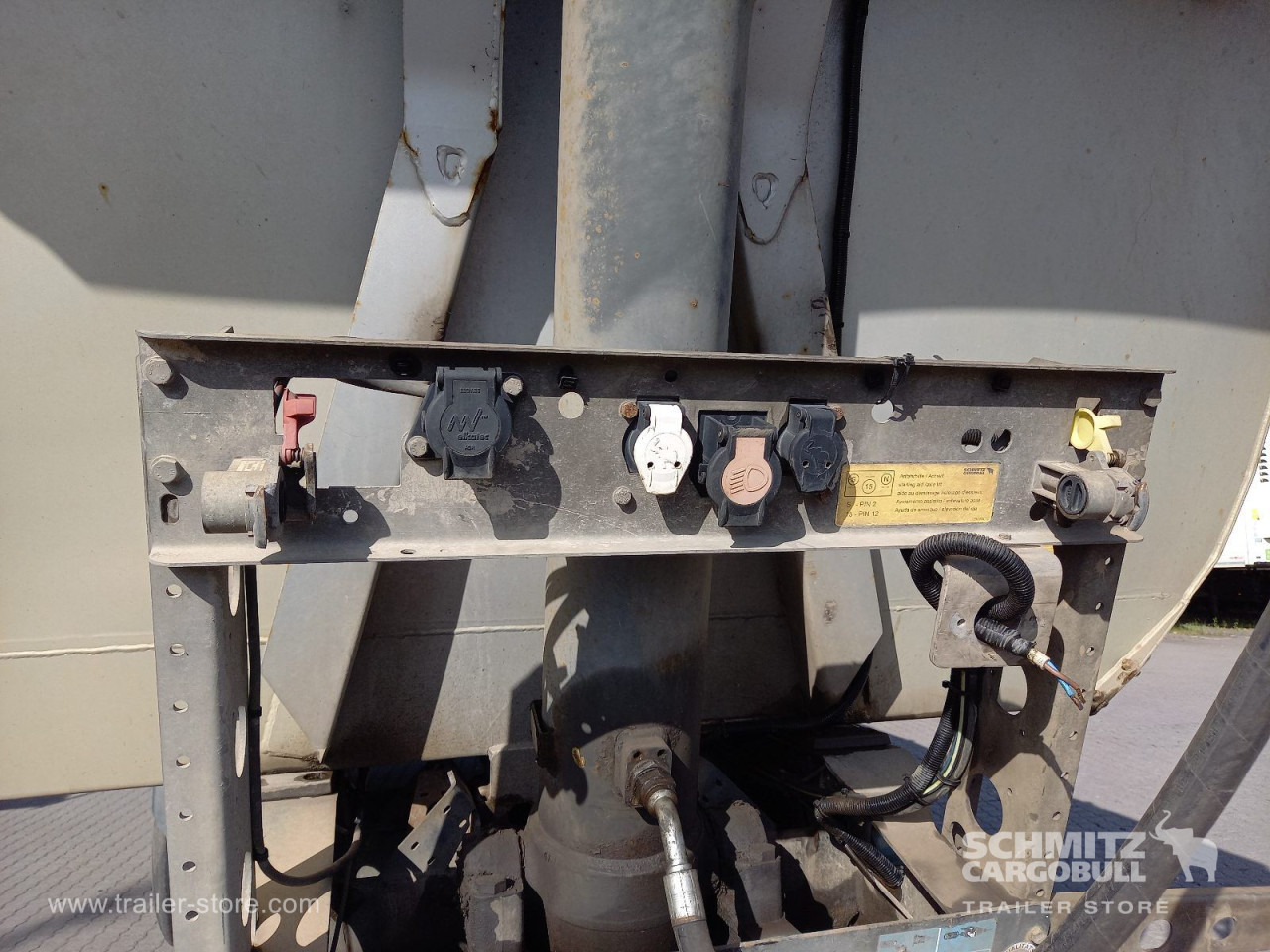 SCHMITZ Auflieger Kipper Stahlrundmulde 25m³ - Kippiauto puoliperävaunu: kuva SCHMITZ Auflieger Kipper Stahlrundmulde 25m³ - Kippiauto puoliperävaunu SCHMITZ Auflieger Kipper Stahlrundmulde 25m³ - Kippiauto puoliperävaunu: kuva SCHMITZ Auflieger Kipper Stahlrundmulde 25m³ - Kippiauto puoliperävaunu