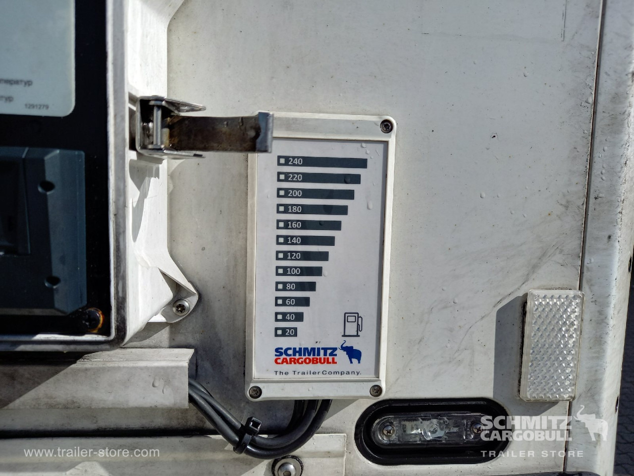 SCHMITZ Auflieger Tiefkühler Multitemp Double deck - Isoterminen puoliperävaunu: kuva SCHMITZ Auflieger Tiefkühler Multitemp Double deck - Isoterminen puoliperävaunu SCHMITZ Auflieger Tiefkühler Multitemp Double deck - Isoterminen puoliperävaunu: kuva SCHMITZ Auflieger Tiefkühler Multitemp Double deck - Isoterminen puoliperävaunu