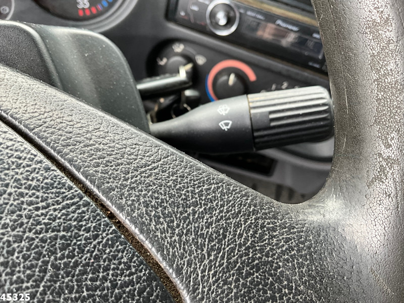 Koukkulava kuorma-auto, Nosturiauto DAF FA 45 LF 180 HMF 7 Tonmeter laadkraan: kuva Koukkulava kuorma-auto, Nosturiauto DAF FA 45 LF 180 HMF 7 Tonmeter laadkraan