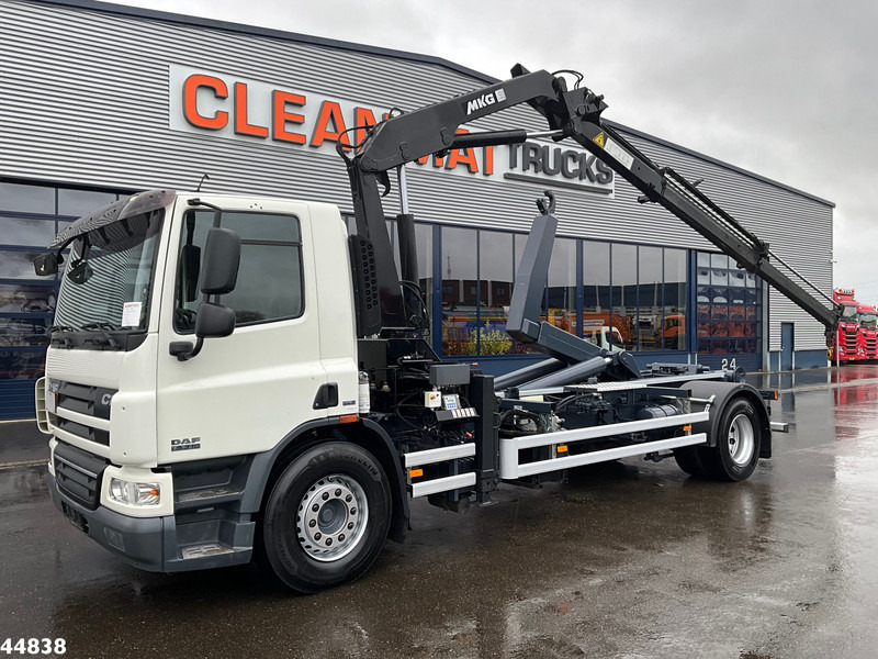 DAF FA 75 CF 250 MKG 14 Tonmeter laadkraan - Koukkulava kuorma-auto, Nosturiauto: kuva DAF FA 75 CF 250 MKG 14 Tonmeter laadkraan - Koukkulava kuorma-auto, Nosturiauto DAF FA 75 CF 250 MKG 14 Tonmeter laadkraan - Koukkulava kuorma-auto, Nosturiauto: kuva DAF FA 75 CF 250 MKG 14 Tonmeter laadkraan - Koukkulava kuorma-auto, Nosturiauto