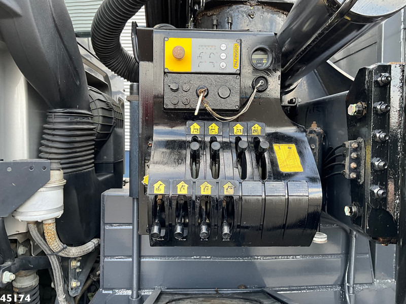 Leasing DAF FA 85 CF 360 Palfinger 20 Tonmeter laadkraan DAF FA 85 CF 360 Palfinger 20 Tonmeter laadkraan: kuva Leasing DAF FA 85 CF 360 Palfinger 20 Tonmeter laadkraan DAF FA 85 CF 360 Palfinger 20 Tonmeter laadkraan