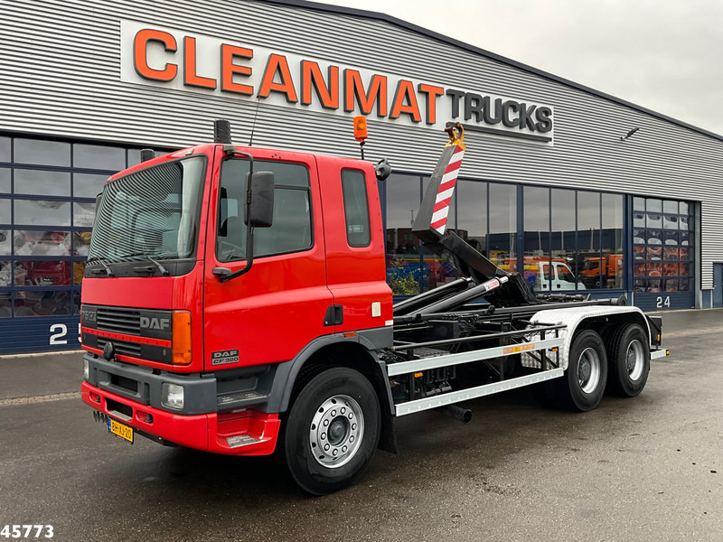 DAF FAT 75.320 6x4 Full steel Hiab 17 Ton haakarmsysteem Just 64.623 Km! - Koukkulava kuorma-auto: kuva DAF FAT 75.320 6x4 Full steel Hiab 17 Ton haakarmsysteem Just 64.623 Km! - Koukkulava kuorma-auto DAF FAT 75.320 6x4 Full steel Hiab 17 Ton haakarmsysteem Just 64.623 Km! - Koukkulava kuorma-auto: kuva DAF FAT 75.320 6x4 Full steel Hiab 17 Ton haakarmsysteem Just 64.623 Km! - Koukkulava kuorma-auto