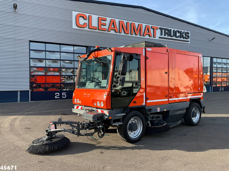 Dulevo 5020 Euro 6 with 3-rd brush - Lakaisuauto: kuva Dulevo 5020 Euro 6 with 3-rd brush - Lakaisuauto Dulevo 5020 Euro 6 with 3-rd brush - Lakaisuauto: kuva Dulevo 5020 Euro 6 with 3-rd brush - Lakaisuauto