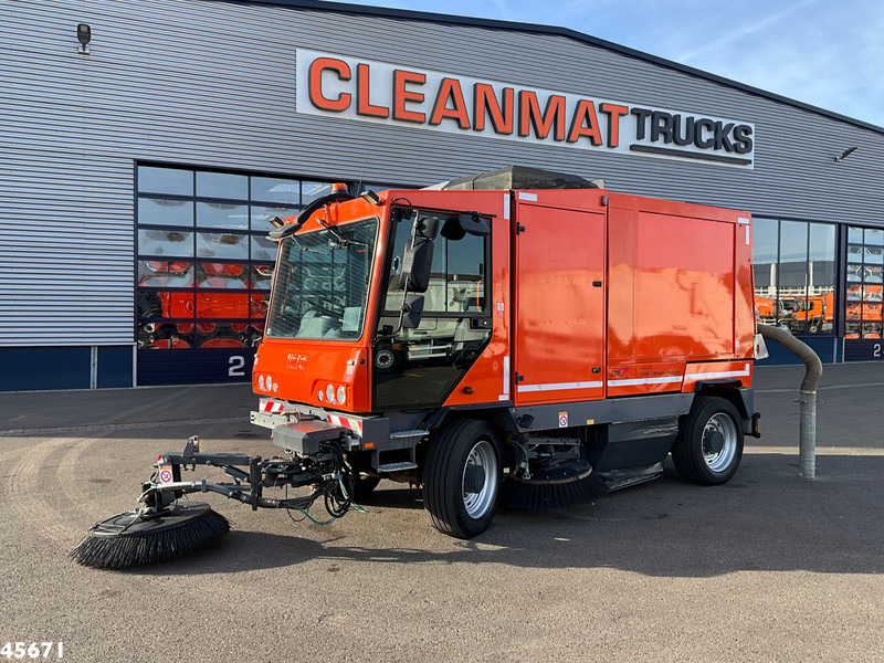 Dulevo 5020 Euro 6 with 3-rd brush - Lakaisuauto: kuva Dulevo 5020 Euro 6 with 3-rd brush - Lakaisuauto Dulevo 5020 Euro 6 with 3-rd brush - Lakaisuauto: kuva Dulevo 5020 Euro 6 with 3-rd brush - Lakaisuauto