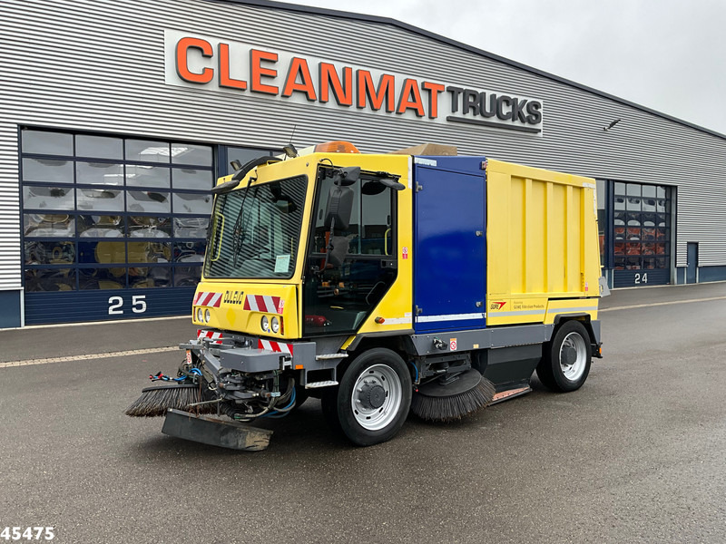 Dulevo 5020 S with 3-rd brush - Lakaisuauto: kuva Dulevo 5020 S with 3-rd brush - Lakaisuauto Dulevo 5020 S with 3-rd brush - Lakaisuauto: kuva Dulevo 5020 S with 3-rd brush - Lakaisuauto