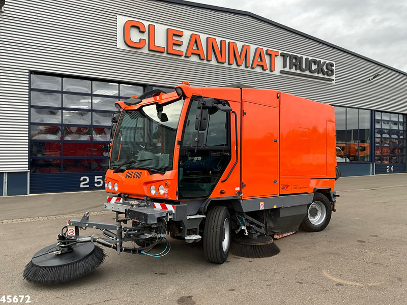 Dulevo 6000T Euro 6 met 3-e borstel - Lakaisuauto: kuva Dulevo 6000T Euro 6 met 3-e borstel - Lakaisuauto Dulevo 6000T Euro 6 met 3-e borstel - Lakaisuauto: kuva Dulevo 6000T Euro 6 met 3-e borstel - Lakaisuauto