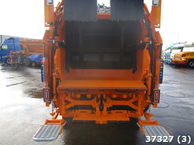 FUSO Canter 9C18 - Roska-auto: kuva FUSO Canter 9C18 - Roska-auto FUSO Canter 9C18 - Roska-auto: kuva FUSO Canter 9C18 - Roska-auto
