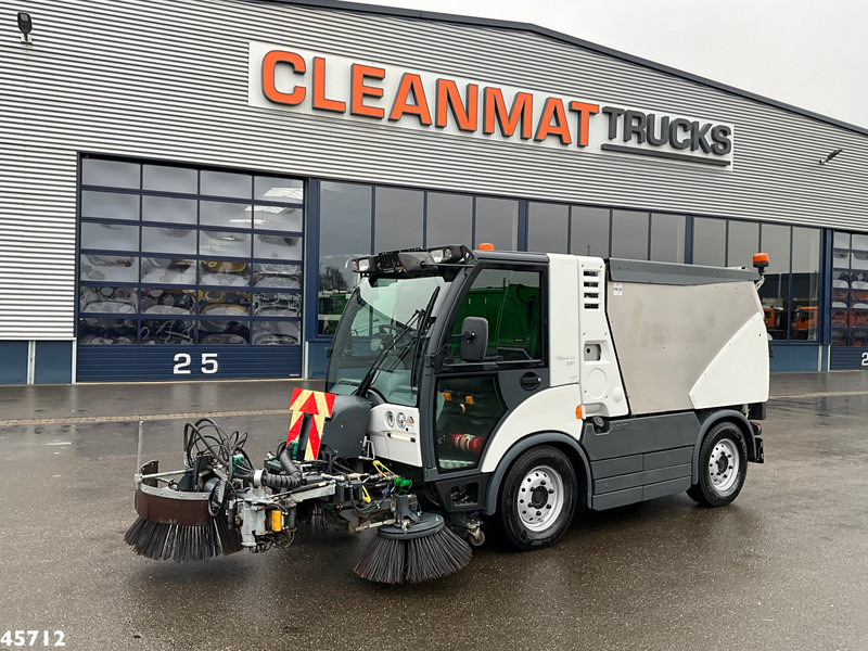 Hako CityMaster 2200 Euro 6 Just 19.762 km! - Lakaisuauto: kuva Hako CityMaster 2200 Euro 6 Just 19.762 km! - Lakaisuauto Hako CityMaster 2200 Euro 6 Just 19.762 km! - Lakaisuauto: kuva Hako CityMaster 2200 Euro 6 Just 19.762 km! - Lakaisuauto