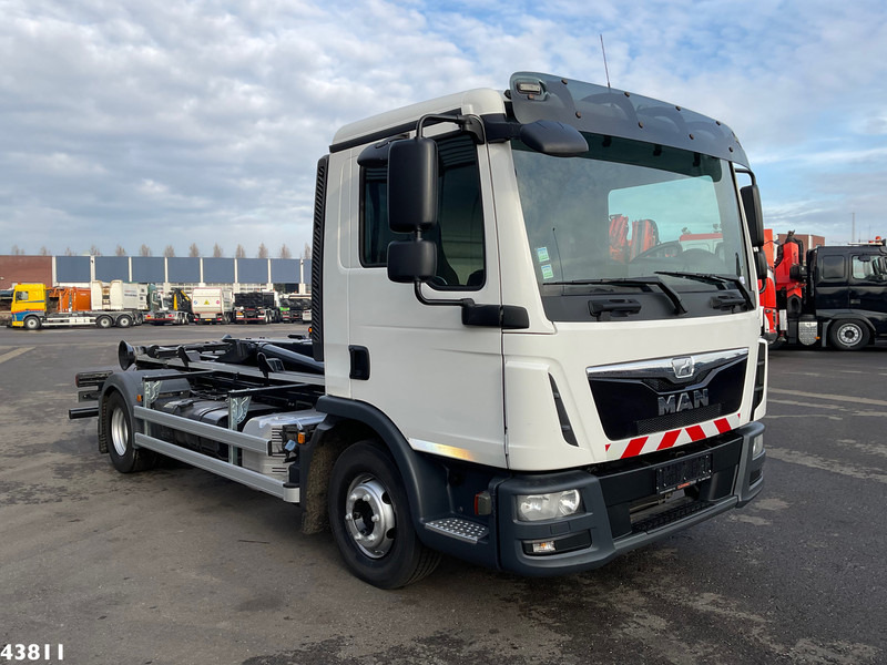 Koukkulava kuorma-auto MAN TGL 12.220 Euro 6 12 Ton haakarmsysteem: kuva Koukkulava kuorma-auto MAN TGL 12.220 Euro 6 12 Ton haakarmsysteem