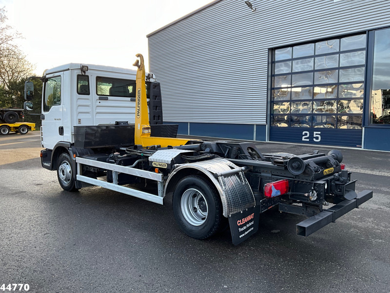 MAN TGL 12.250 Palfinger haakarmsysteem - Koukkulava kuorma-auto: kuva MAN TGL 12.250 Palfinger haakarmsysteem - Koukkulava kuorma-auto MAN TGL 12.250 Palfinger haakarmsysteem - Koukkulava kuorma-auto: kuva MAN TGL 12.250 Palfinger haakarmsysteem - Koukkulava kuorma-auto