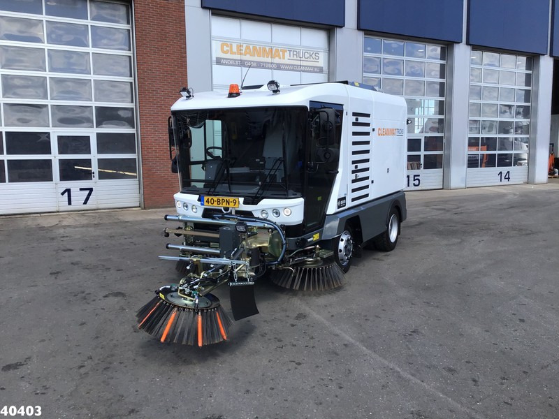 Ravo 5-SERIES 580 with 3-rd brush - Lakaisuauto: kuva Ravo 5-SERIES 580 with 3-rd brush - Lakaisuauto Ravo 5-SERIES 580 with 3-rd brush - Lakaisuauto: kuva Ravo 5-SERIES 580 with 3-rd brush - Lakaisuauto