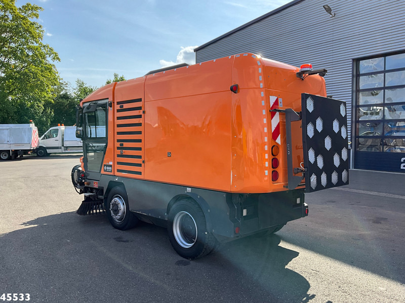 Ravo 5-Serie 560 with 3-rd brush - Lakaisuauto: kuva Ravo 5-Serie 560 with 3-rd brush - Lakaisuauto Ravo 5-Serie 560 with 3-rd brush - Lakaisuauto: kuva Ravo 5-Serie 560 with 3-rd brush - Lakaisuauto