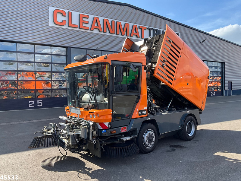 Ravo 5-Serie 560 with 3-rd brush - Lakaisuauto: kuva Ravo 5-Serie 560 with 3-rd brush - Lakaisuauto Ravo 5-Serie 560 with 3-rd brush - Lakaisuauto: kuva Ravo 5-Serie 560 with 3-rd brush - Lakaisuauto