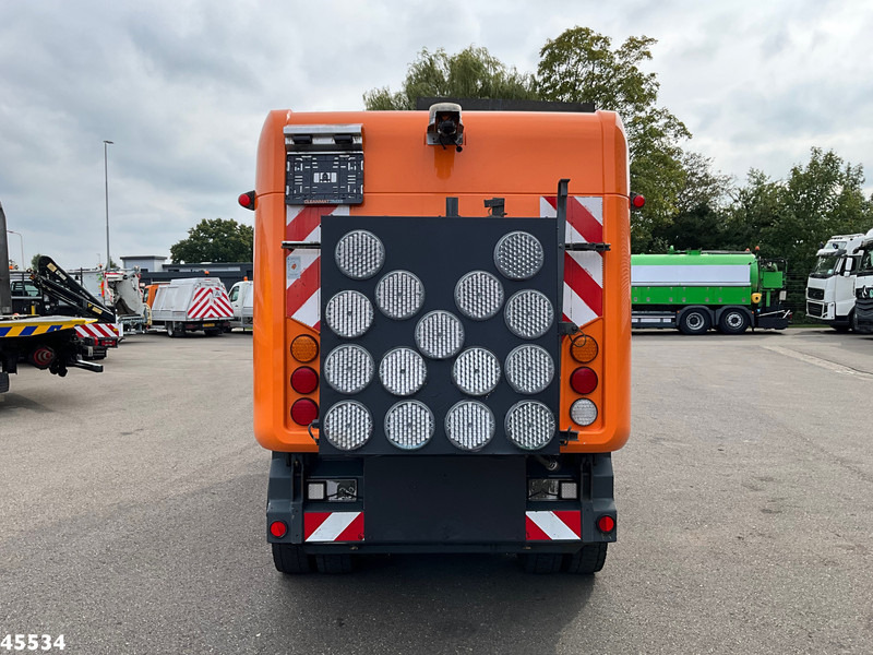 Ravo 5-Serie 580 with 3-rd brush - Lakaisuauto: kuva Ravo 5-Serie 580 with 3-rd brush - Lakaisuauto Ravo 5-Serie 580 with 3-rd brush - Lakaisuauto: kuva Ravo 5-Serie 580 with 3-rd brush - Lakaisuauto