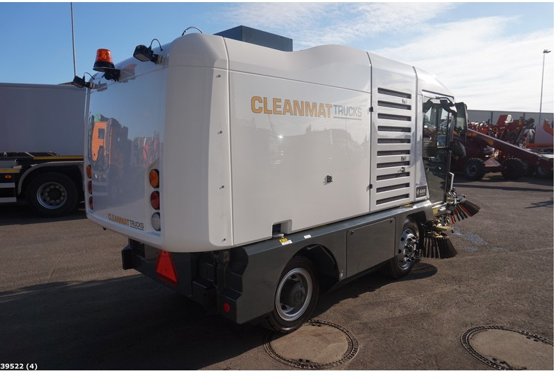 Ravo 540 CD with 3-rd brush - Lakaisuauto: kuva Ravo 540 CD with 3-rd brush - Lakaisuauto Ravo 540 CD with 3-rd brush - Lakaisuauto: kuva Ravo 540 CD with 3-rd brush - Lakaisuauto