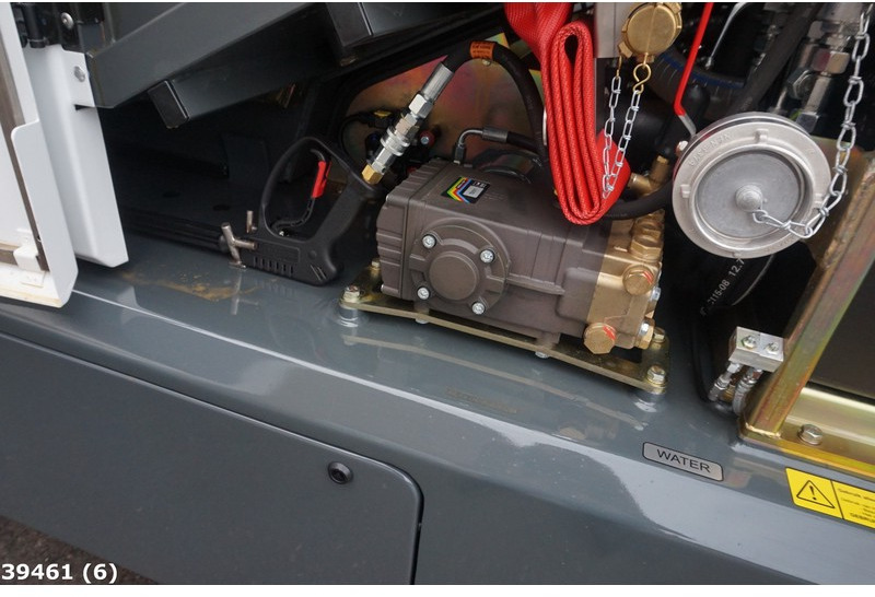 Ravo 540 STH met 3-de borstel - Lakaisuauto: kuva Ravo 540 STH met 3-de borstel - Lakaisuauto Ravo 540 STH met 3-de borstel - Lakaisuauto: kuva Ravo 540 STH met 3-de borstel - Lakaisuauto