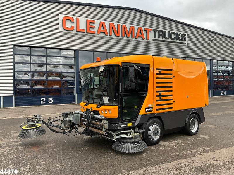 Ravo 540 with 3-rd brush - Lakaisuauto: kuva Ravo 540 with 3-rd brush - Lakaisuauto Ravo 540 with 3-rd brush - Lakaisuauto: kuva Ravo 540 with 3-rd brush - Lakaisuauto