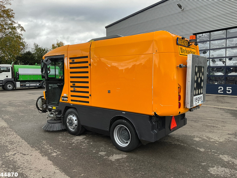 Ravo 540 with 3-rd brush - Lakaisuauto: kuva Ravo 540 with 3-rd brush - Lakaisuauto Ravo 540 with 3-rd brush - Lakaisuauto: kuva Ravo 540 with 3-rd brush - Lakaisuauto