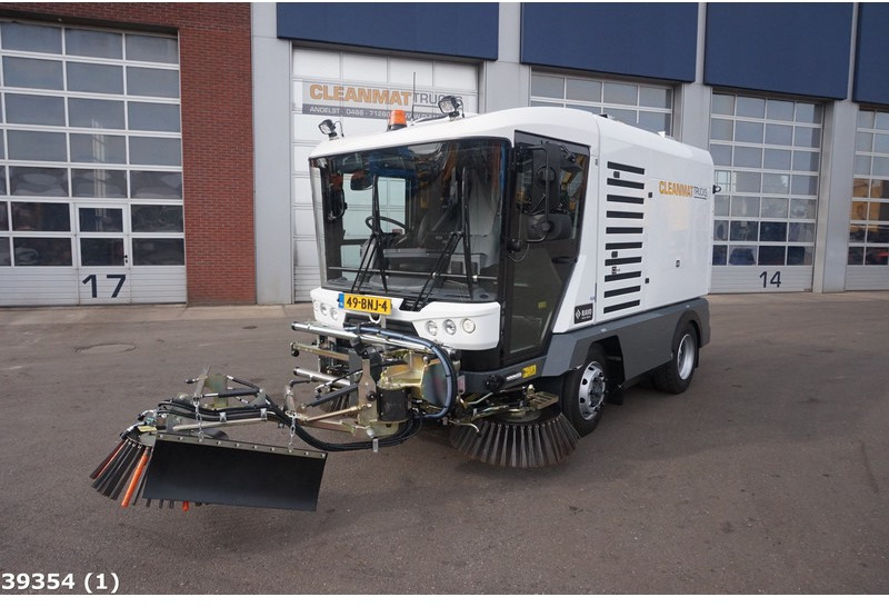 Ravo 560 STH met 3-de borstel - Lakaisuauto: kuva Ravo 560 STH met 3-de borstel - Lakaisuauto Ravo 560 STH met 3-de borstel - Lakaisuauto: kuva Ravo 560 STH met 3-de borstel - Lakaisuauto