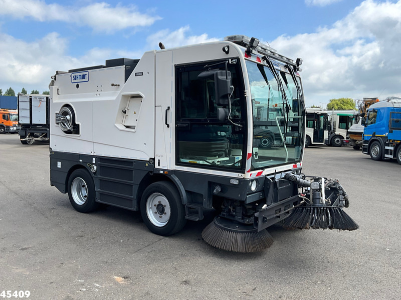 Schmidt Cleango 500 Compact Euro 6 with 3-rd brush - Lakaisuauto: kuva Schmidt Cleango 500 Compact Euro 6 with 3-rd brush - Lakaisuauto Schmidt Cleango 500 Compact Euro 6 with 3-rd brush - Lakaisuauto: kuva Schmidt Cleango 500 Compact Euro 6 with 3-rd brush - Lakaisuauto
