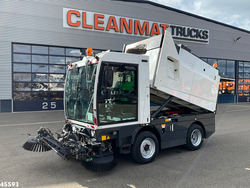 Schmidt Compact 400 Euro 6 with 3-rd brush - Lakaisuauto: kuva Schmidt Compact 400 Euro 6 with 3-rd brush - Lakaisuauto Schmidt Compact 400 Euro 6 with 3-rd brush - Lakaisuauto: kuva Schmidt Compact 400 Euro 6 with 3-rd brush - Lakaisuauto