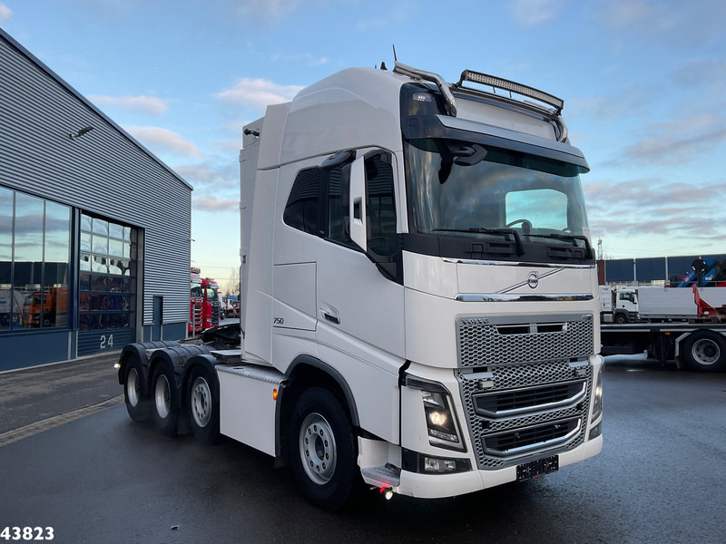 Volvo FH 16.750 8x4 Euro 6 Tridem Hydrauliek - Vetopöytäauto: kuva Volvo FH 16.750 8x4 Euro 6 Tridem Hydrauliek - Vetopöytäauto Volvo FH 16.750 8x4 Euro 6 Tridem Hydrauliek - Vetopöytäauto: kuva Volvo FH 16.750 8x4 Euro 6 Tridem Hydrauliek - Vetopöytäauto