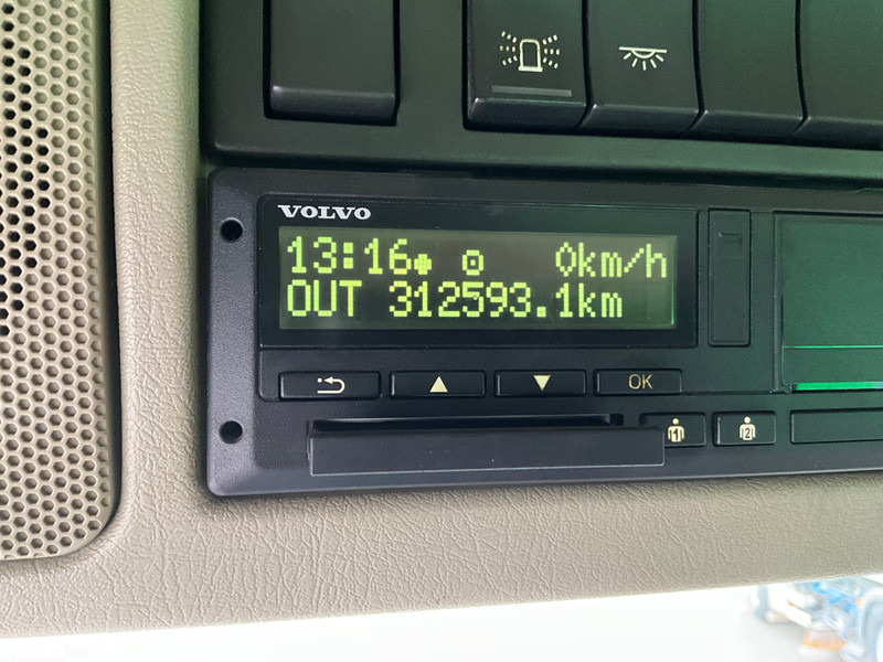 Nostovarsi-vaihtolavakuorma kuorma-auto Volvo FM 370 Euro 6 VDL 14 Ton portaalarmsysteem: kuva Nostovarsi-vaihtolavakuorma kuorma-auto Volvo FM 370 Euro 6 VDL 14 Ton portaalarmsysteem