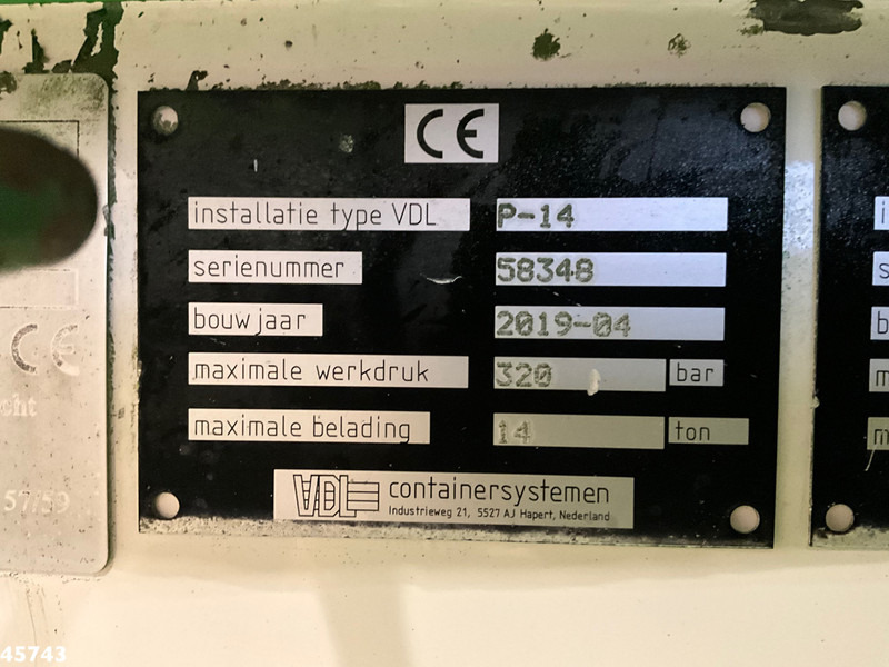 Nostovarsi-vaihtolavakuorma kuorma-auto Volvo FM 370 Euro 6 VDL 14 Ton portaalarmsysteem: kuva Nostovarsi-vaihtolavakuorma kuorma-auto Volvo FM 370 Euro 6 VDL 14 Ton portaalarmsysteem