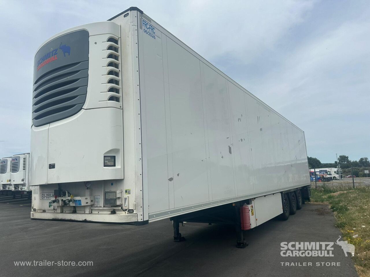SCHMITZ Reefer Multitemp Double deck - Isoterminen puoliperävaunu: kuva SCHMITZ Reefer Multitemp Double deck - Isoterminen puoliperävaunu SCHMITZ Reefer Multitemp Double deck - Isoterminen puoliperävaunu: kuva SCHMITZ Reefer Multitemp Double deck - Isoterminen puoliperävaunu