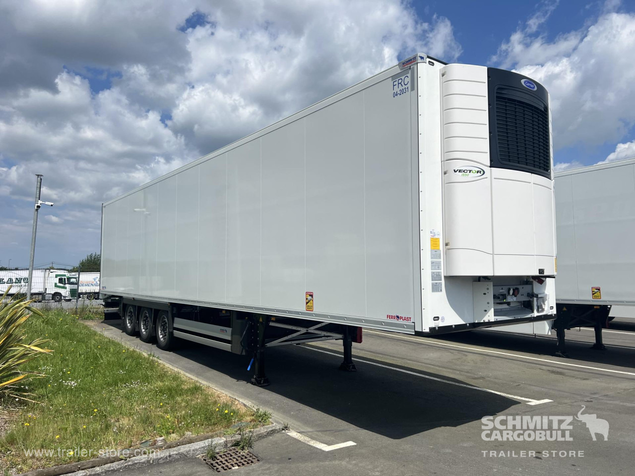 SCHMITZ Reefer Standard - Isoterminen puoliperävaunu: kuva SCHMITZ Reefer Standard - Isoterminen puoliperävaunu SCHMITZ Reefer Standard - Isoterminen puoliperävaunu: kuva SCHMITZ Reefer Standard - Isoterminen puoliperävaunu