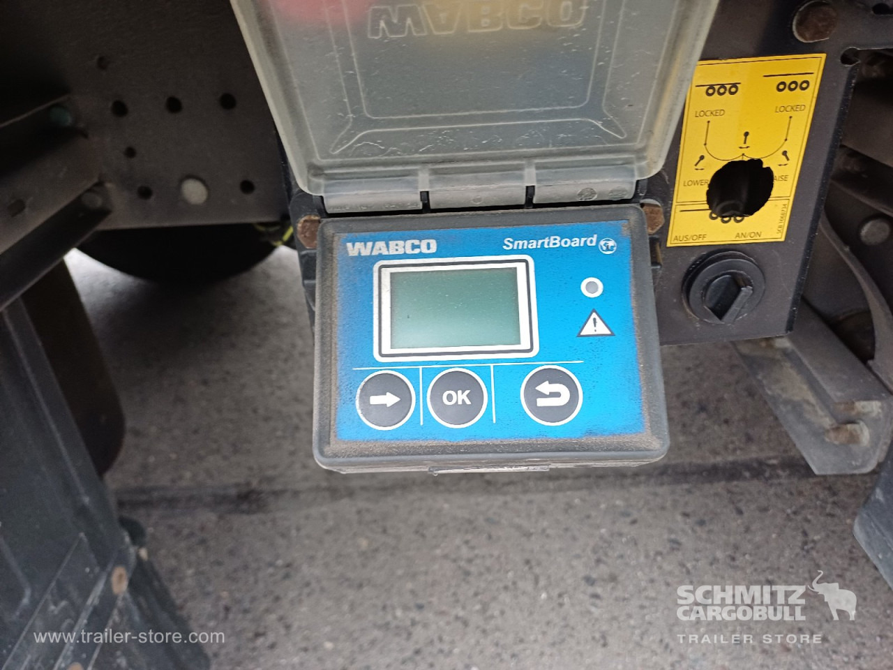 Pressukapellipuoliperävaunu SCHMITZ Auflieger Curtainsider Standard Forklift holder: kuva Pressukapellipuoliperävaunu SCHMITZ Auflieger Curtainsider Standard Forklift holder Pressukapellipuoliperävaunu SCHMITZ Auflieger Curtainsider Standard Forklift holder: kuva Pressukapellipuoliperävaunu SCHMITZ Auflieger Curtainsider Standard Forklift holder