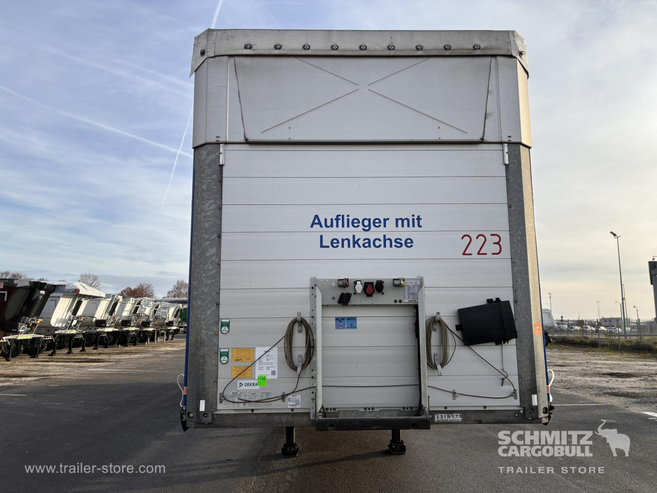 Pressukapellipuoliperävaunu SCHMITZ Auflieger Curtainsider Standard Forklift holder: kuva Pressukapellipuoliperävaunu SCHMITZ Auflieger Curtainsider Standard Forklift holder Pressukapellipuoliperävaunu SCHMITZ Auflieger Curtainsider Standard Forklift holder: kuva Pressukapellipuoliperävaunu SCHMITZ Auflieger Curtainsider Standard Forklift holder