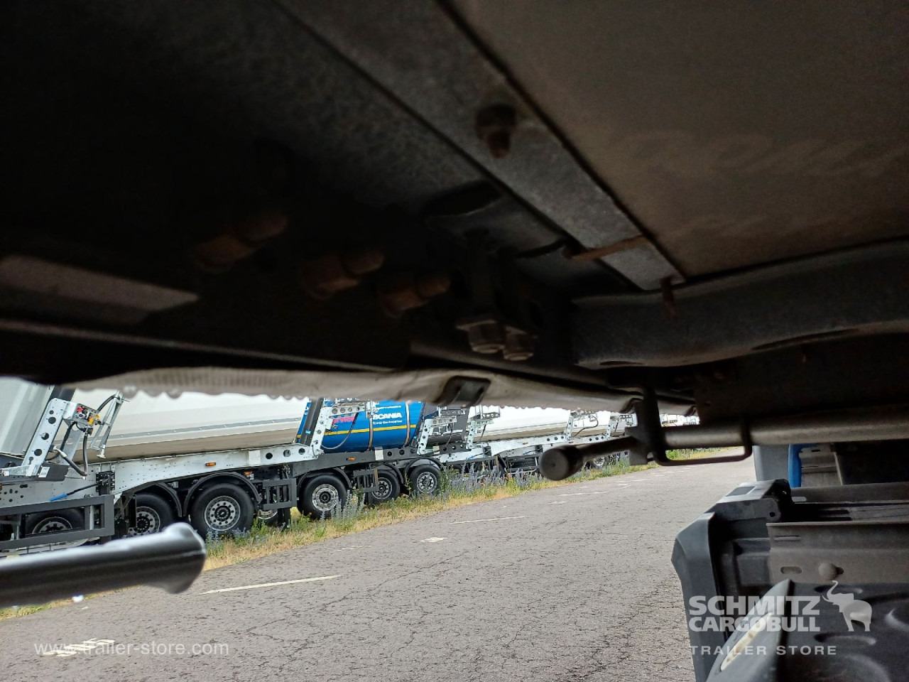 Pressukapellipuoliperävaunu SCHMITZ Auflieger Curtainsider Standard: kuva Pressukapellipuoliperävaunu SCHMITZ Auflieger Curtainsider Standard