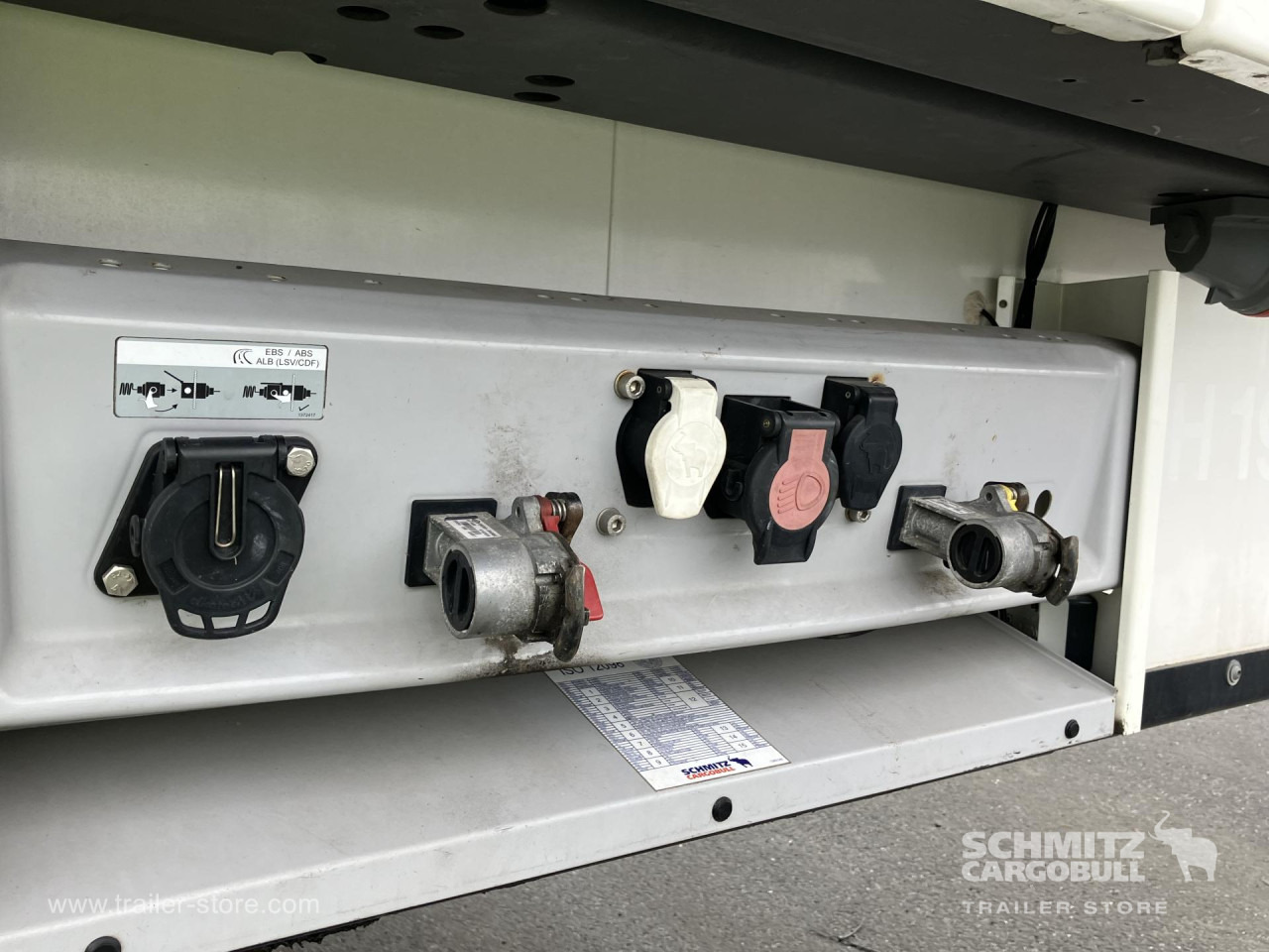 SCHMITZ Auflieger Tiefkühler Standard Double deck - Isoterminen puoliperävaunu: kuva SCHMITZ Auflieger Tiefkühler Standard Double deck - Isoterminen puoliperävaunu SCHMITZ Auflieger Tiefkühler Standard Double deck - Isoterminen puoliperävaunu: kuva SCHMITZ Auflieger Tiefkühler Standard Double deck - Isoterminen puoliperävaunu