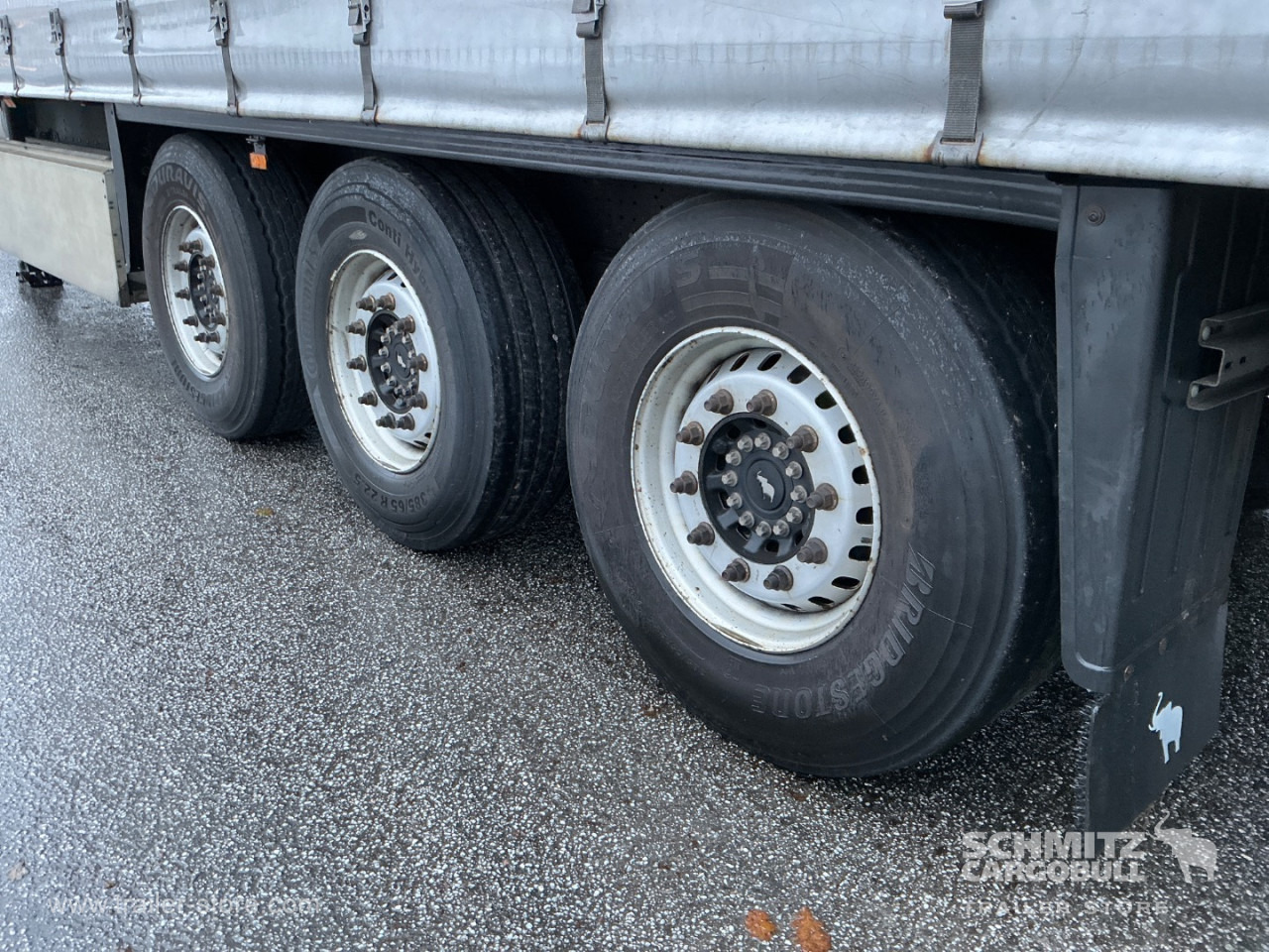 SCHMITZ Curtainsider Standard , Folding wall right - Pressukapellipuoliperävaunu: kuva SCHMITZ Curtainsider Standard , Folding wall right - Pressukapellipuoliperävaunu SCHMITZ Curtainsider Standard , Folding wall right - Pressukapellipuoliperävaunu: kuva SCHMITZ Curtainsider Standard , Folding wall right - Pressukapellipuoliperävaunu