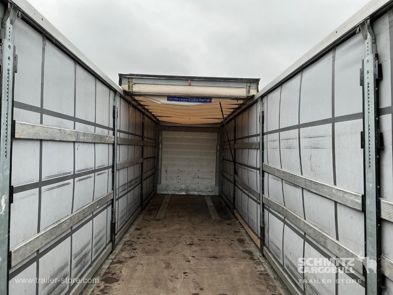 SCHMITZ Curtainsider Standard , Folding wall right - Pressukapellipuoliperävaunu: kuva SCHMITZ Curtainsider Standard , Folding wall right - Pressukapellipuoliperävaunu SCHMITZ Curtainsider Standard , Folding wall right - Pressukapellipuoliperävaunu: kuva SCHMITZ Curtainsider Standard , Folding wall right - Pressukapellipuoliperävaunu