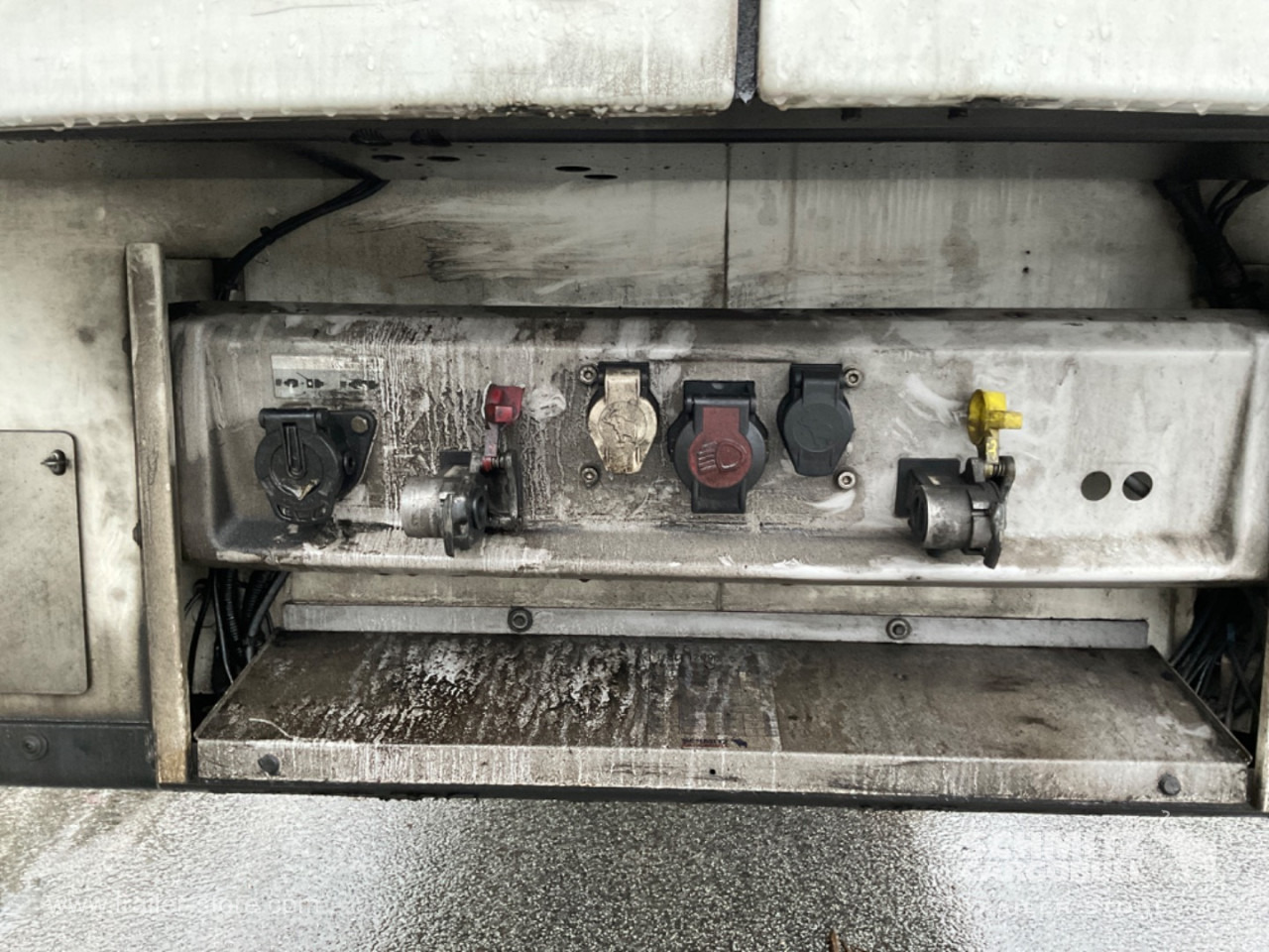 SCHMITZ Reefer Multitemp Double deck - Isoterminen puoliperävaunu: kuva SCHMITZ Reefer Multitemp Double deck - Isoterminen puoliperävaunu SCHMITZ Reefer Multitemp Double deck - Isoterminen puoliperävaunu: kuva SCHMITZ Reefer Multitemp Double deck - Isoterminen puoliperävaunu