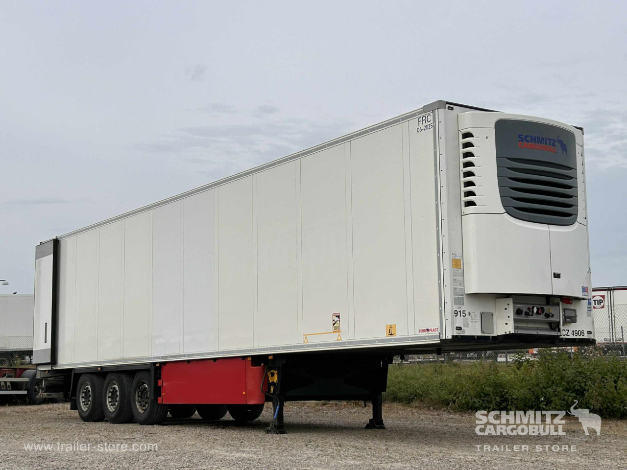 SCHMITZ Reefer Multitemp Double deck - Isoterminen puoliperävaunu: kuva SCHMITZ Reefer Multitemp Double deck - Isoterminen puoliperävaunu SCHMITZ Reefer Multitemp Double deck - Isoterminen puoliperävaunu: kuva SCHMITZ Reefer Multitemp Double deck - Isoterminen puoliperävaunu