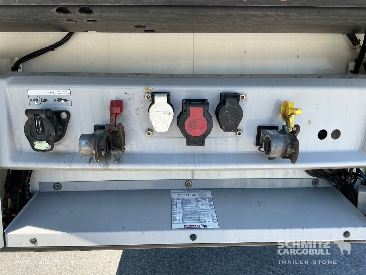 SCHMITZ Reefer Standard Double deck - Isoterminen puoliperävaunu: kuva SCHMITZ Reefer Standard Double deck - Isoterminen puoliperävaunu SCHMITZ Reefer Standard Double deck - Isoterminen puoliperävaunu: kuva SCHMITZ Reefer Standard Double deck - Isoterminen puoliperävaunu