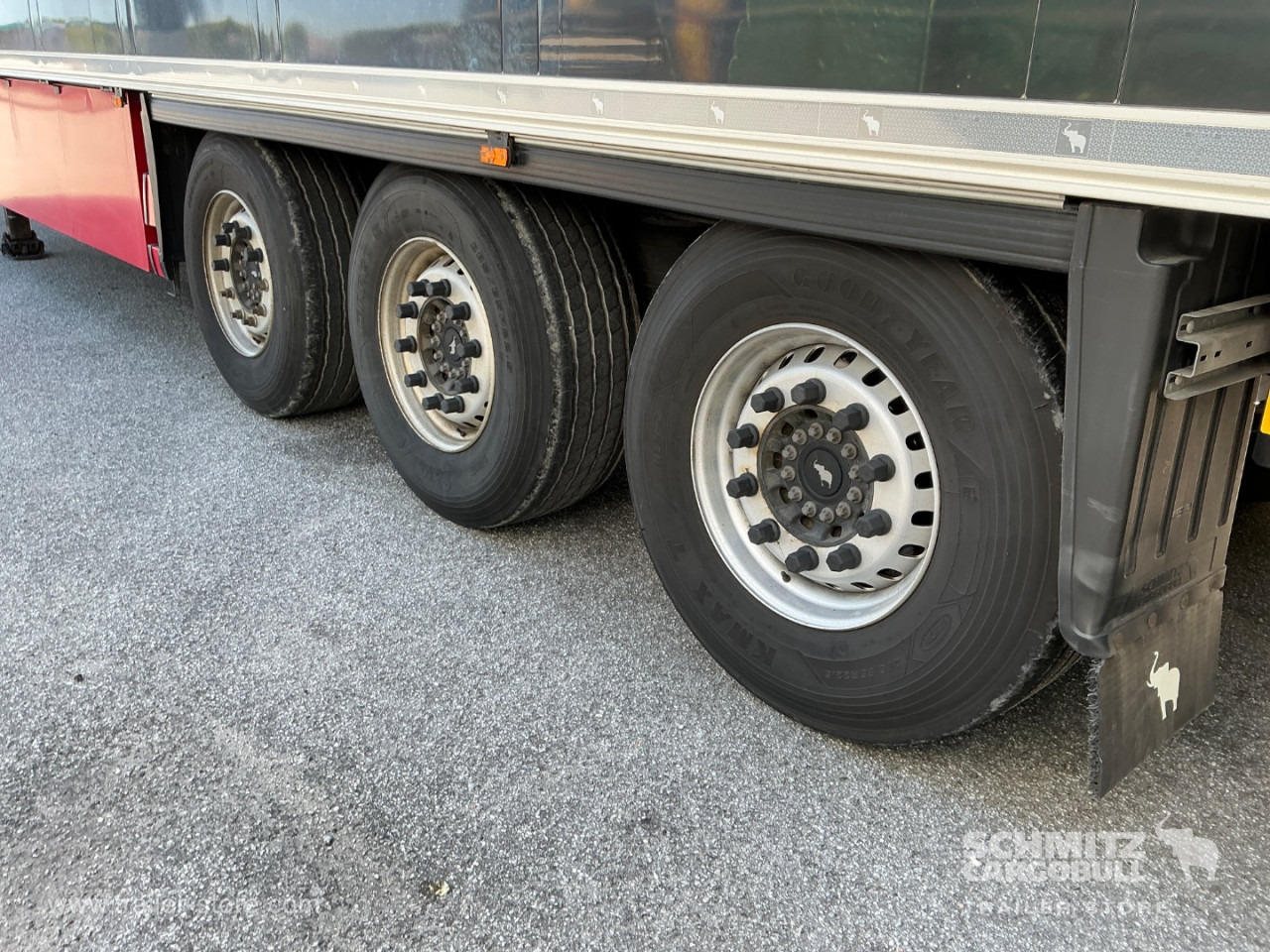 SCHMITZ Reefer Standard Double deck - Isoterminen puoliperävaunu: kuva SCHMITZ Reefer Standard Double deck - Isoterminen puoliperävaunu SCHMITZ Reefer Standard Double deck - Isoterminen puoliperävaunu: kuva SCHMITZ Reefer Standard Double deck - Isoterminen puoliperävaunu