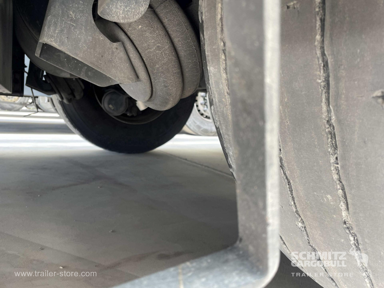 SCHMITZ Semiremolque Frigo Standard - Isoterminen puoliperävaunu: kuva SCHMITZ Semiremolque Frigo Standard - Isoterminen puoliperävaunu SCHMITZ Semiremolque Frigo Standard - Isoterminen puoliperävaunu: kuva SCHMITZ Semiremolque Frigo Standard - Isoterminen puoliperävaunu